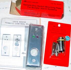 49-523 Safe House Remote Alarm Keyed Lock Switch Contact And Mount Hardware Plate Nos Lot